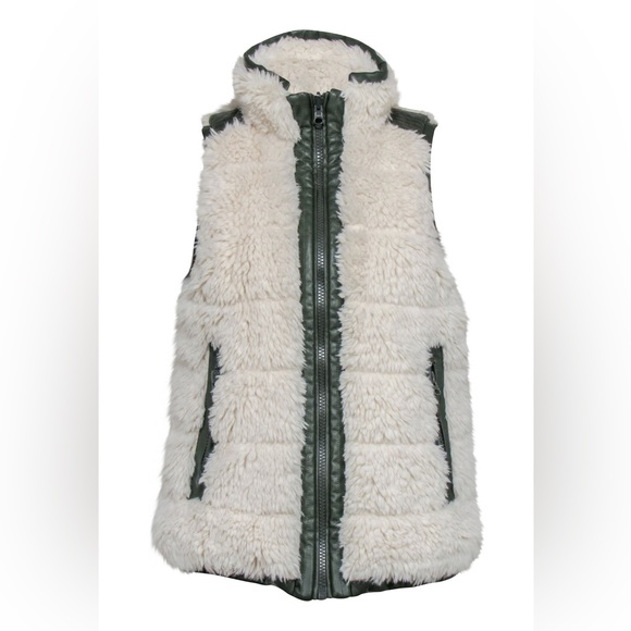 Tuckernuck Reversible Green Faux Leather and Sherpa Vest Size Medium - Picture 1 of 14